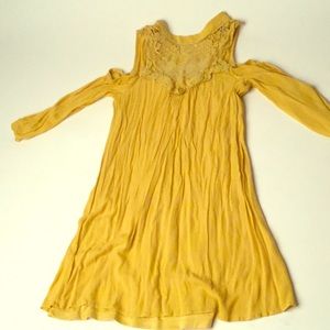 Yellow short dress used but in good condition!